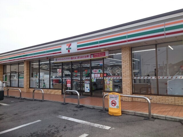 コンビニ　セブンイレブン倉賀野上町店（コンビニ）まで1100m