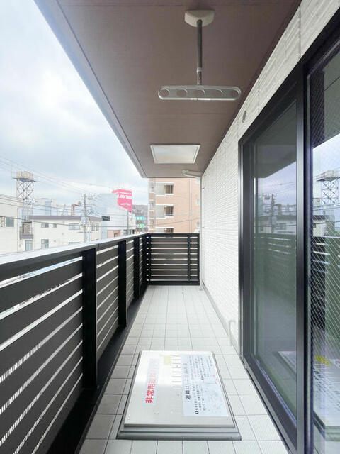 バルコニー　バルコニー有り