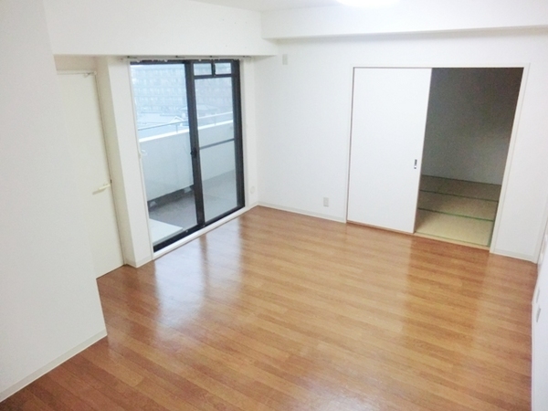 居室・リビング　角部屋住戸で過ごしやすく、おすすめです。