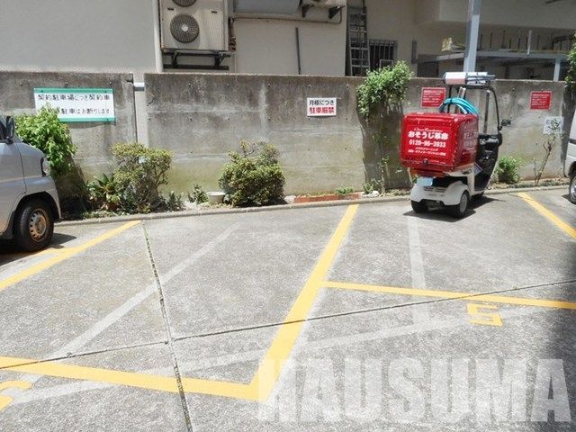 駐車場　駐車場