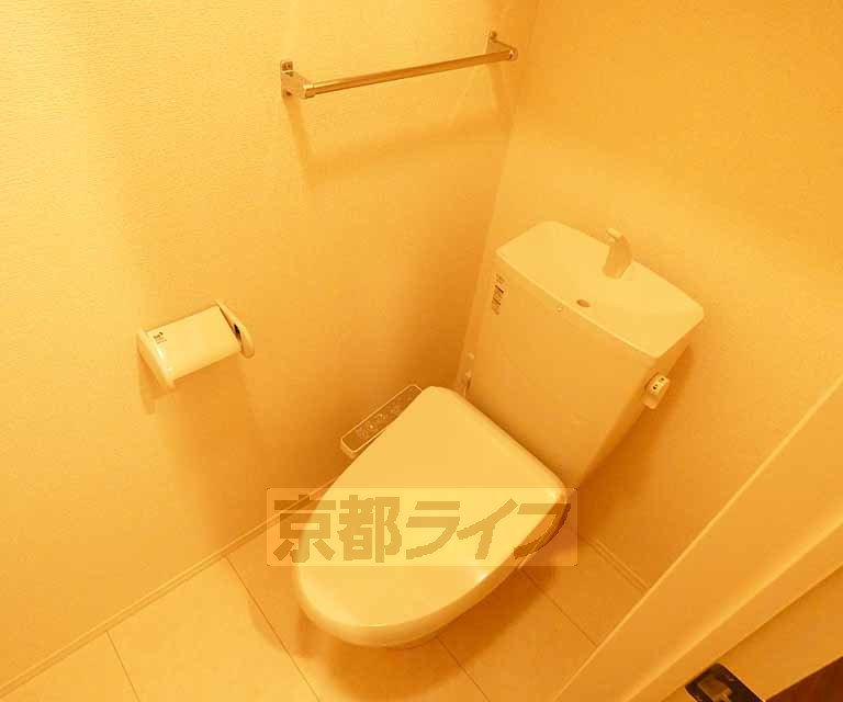トイレ　ウォシュレット付きです。