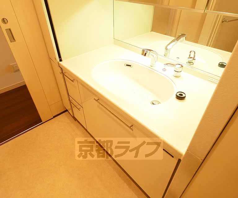 洗面設備　洗面台です。