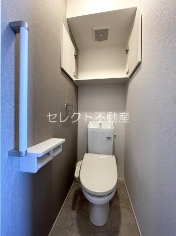 トイレ　【Ｄ メゾン米ノ津】コンパクトで使いやすいトイレです
