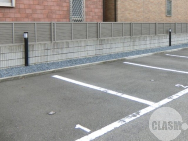駐車場　敷地内駐車場