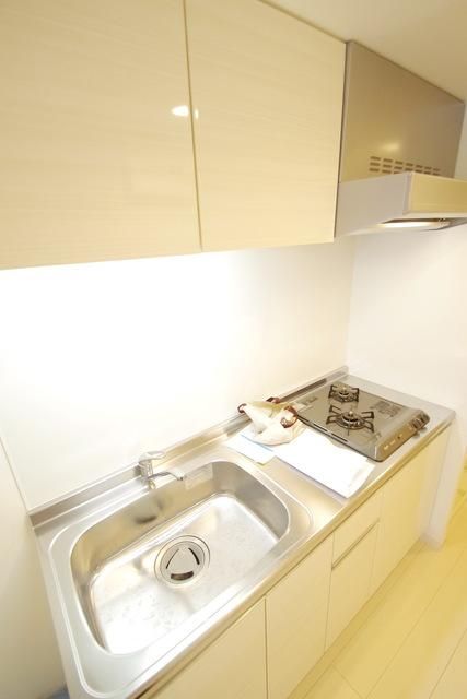 キッチン　★シンクも大きく、収納も多い便利なシステムキッチン★
