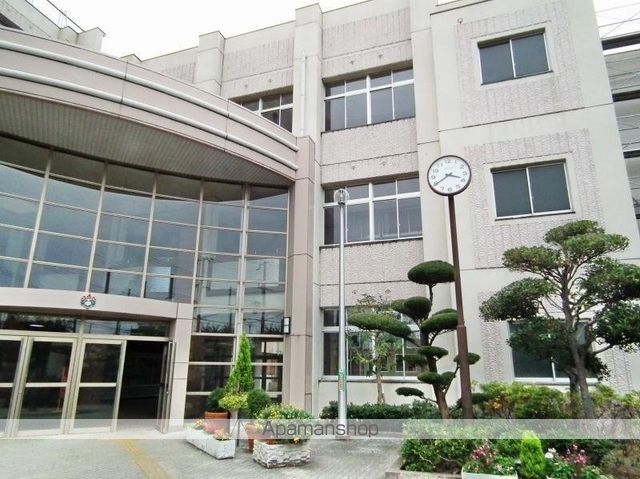 中学校　田辺中学校（中学校）まで558m