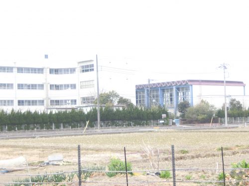 小学校　行田市立泉小学校（小学校）まで480m
