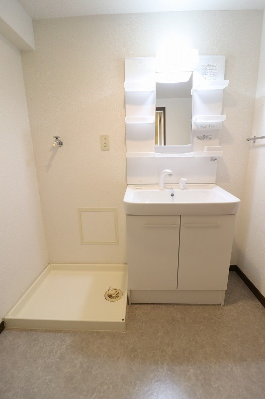 洗面設備　退去前の為別部屋写真