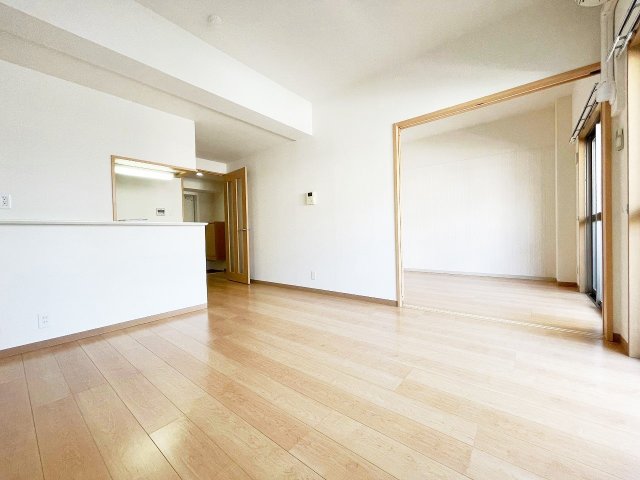 居室・リビング　居間です
