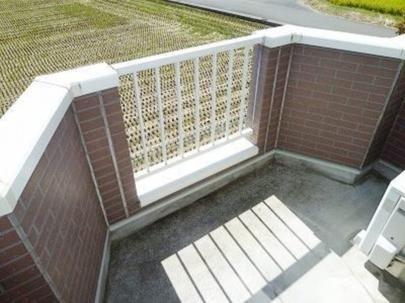 バルコニー　図面と現状に相違がある場合には現状を優先