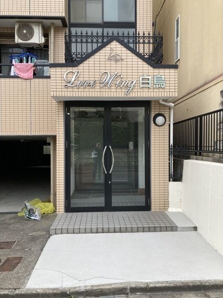 エントランス　名古屋で一番初期費用の安い賃貸専門の不動産会社です(^^)