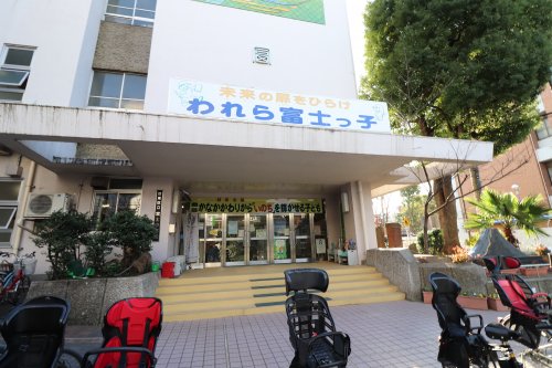 小学校　台東区立富士小学校（小学校）まで983m