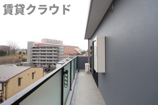 バルコニー　バルコニー付きの洋室です！