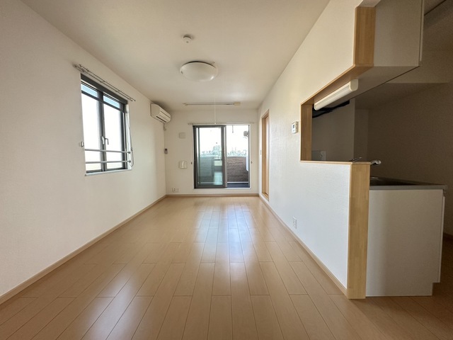 居室・リビング　別部屋参考写真です