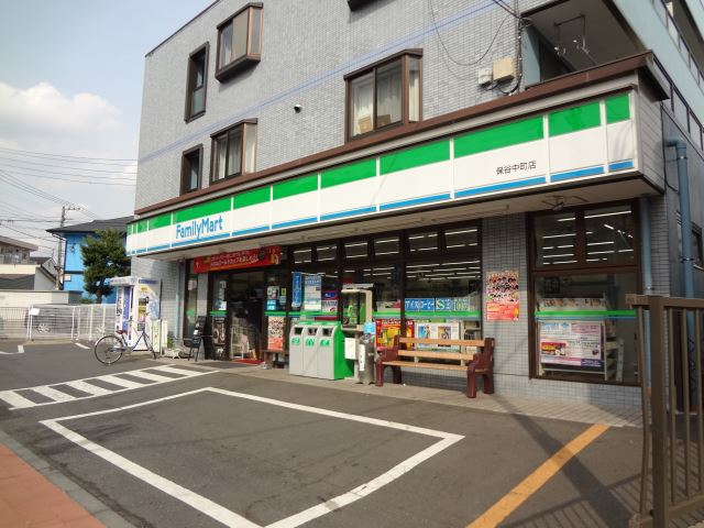 コンビニ　ファミリーマート（コンビニ）まで80m