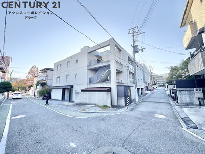建物外観　宅配ボックス付きで不在時にも便利！