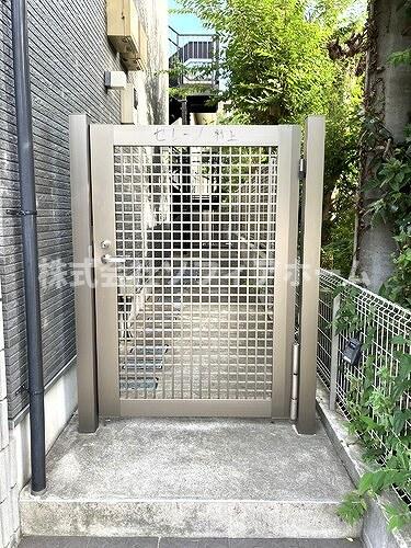 エントランス　エントランス外観