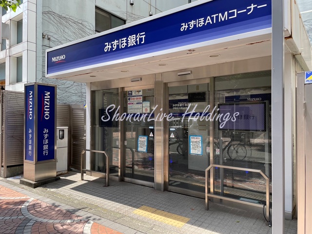 銀行　みずほ銀行伊勢佐木町出張所ATM（銀行）まで124m
