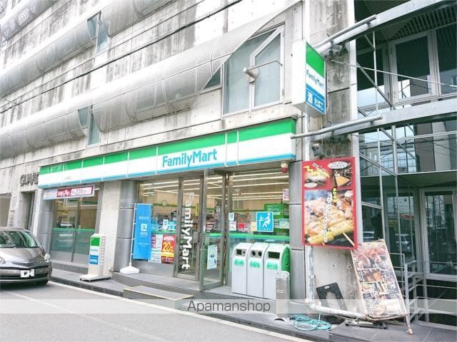 コンビニ　ファミリーマート　エル本町店（コンビニ）まで224m