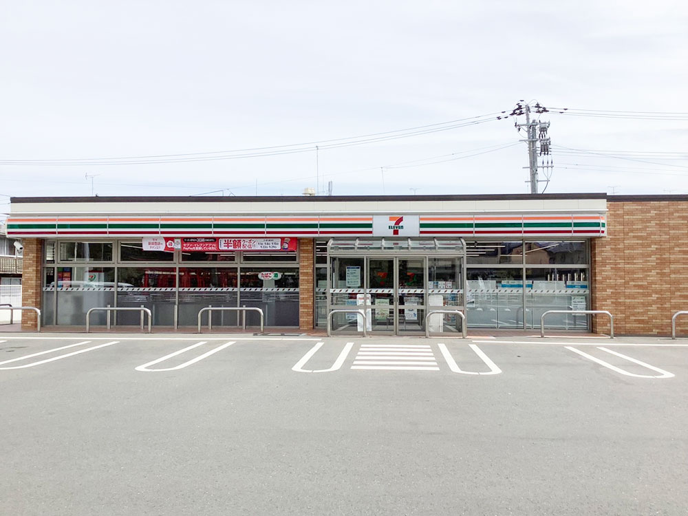 コンビニ　セブンイレブン八戸大杉平店（コンビニ）まで481m