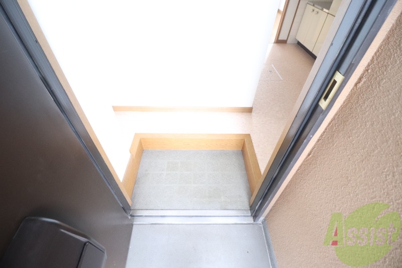 玄関　ゆとりある設計で、お客様を心地よく迎える玄関口。