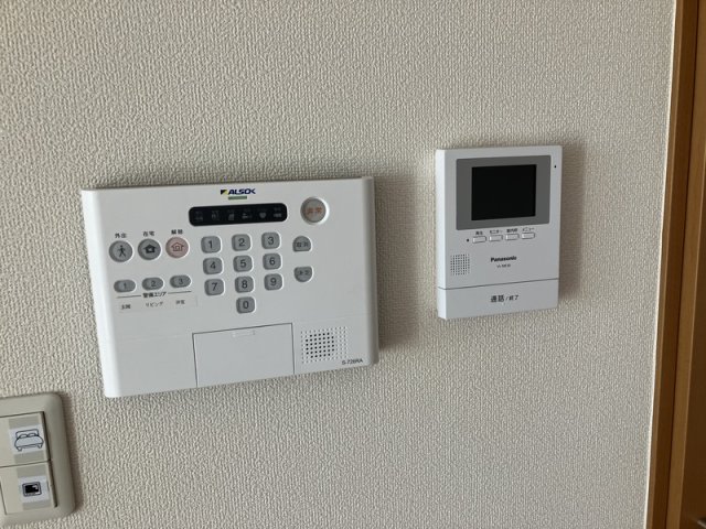 セキュリティ　安心のモニター付きインターホンです♪