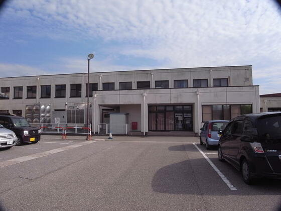 図書館　富山市立婦中図書館（図書館）まで1057m