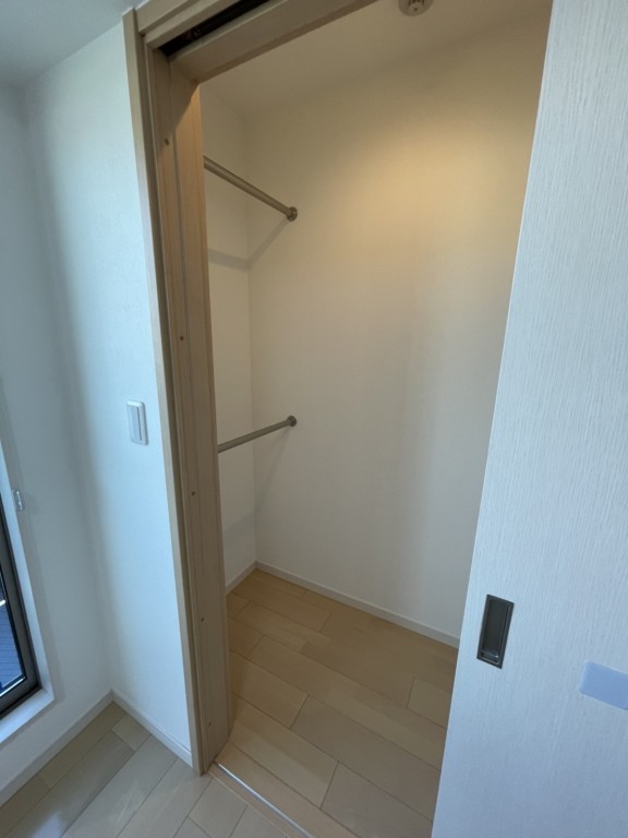 収納　内装は別部屋の参考写真です。