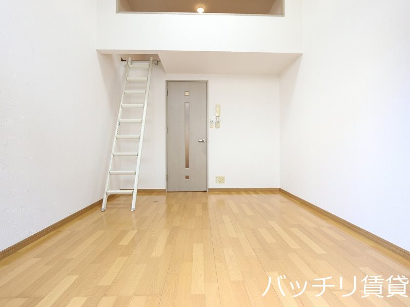 居室・リビング　同型タイプの為現状を優先致します。