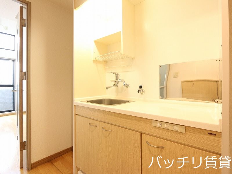キッチン　同型タイプの為現状を優先致します。