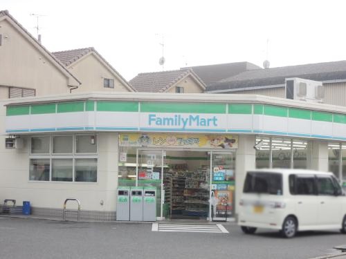 コンビニ　ファミリーマート 萱振町七丁目店（コンビニ）まで533m