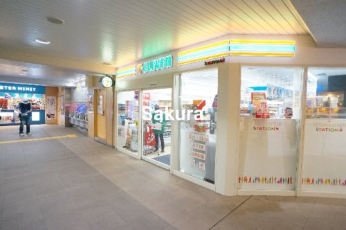 コンビニ　セブンイレブン（コンビニ）まで409m