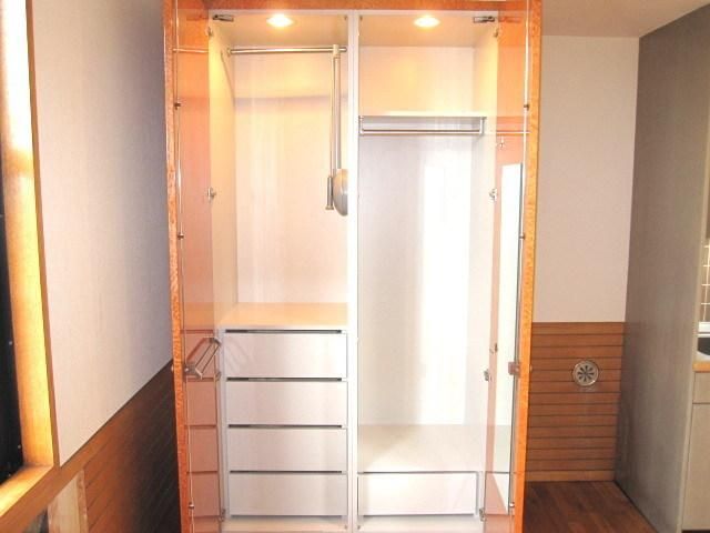 その他設備　★洋室のクローゼットスペースです★