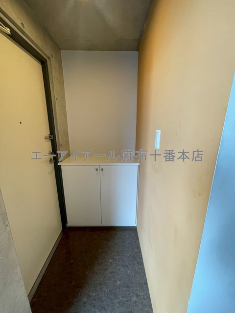 玄関　別部屋の参考写真です