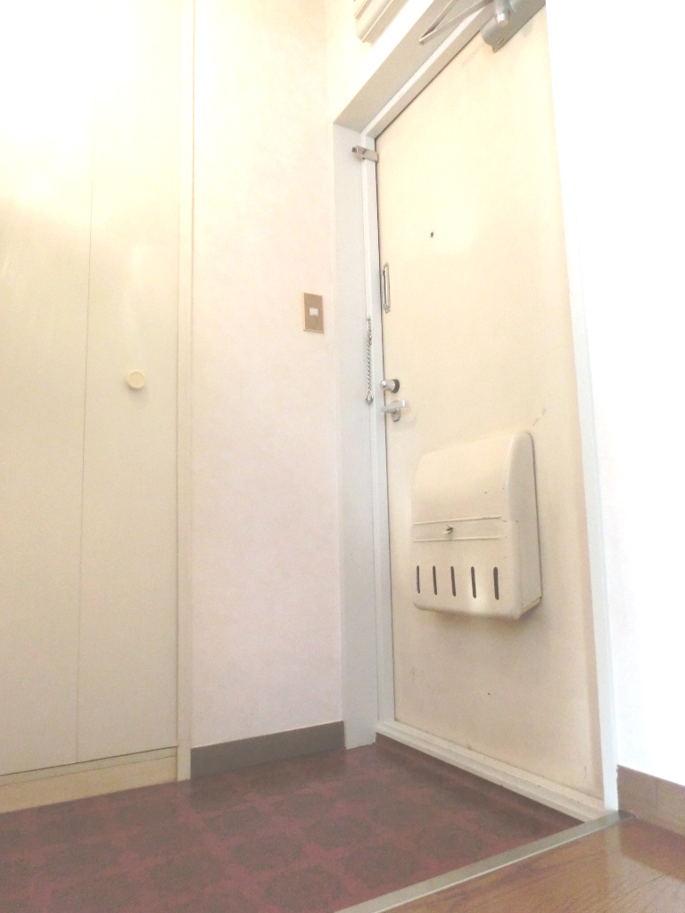 玄関　※別部屋参考写真☆玄関にはシューズBOXあり☆