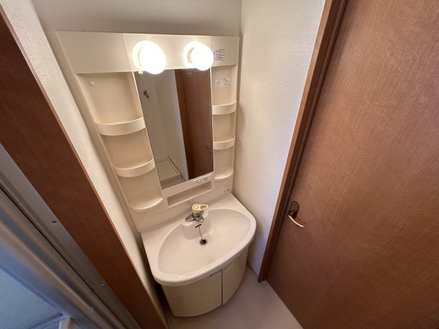 洗面設備　※同物件別号室の写真になります