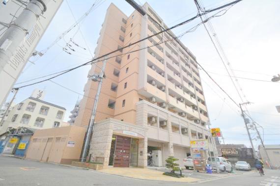 建物外観　存在感のある外観は落ちついた色合いで、堂々としていますね。