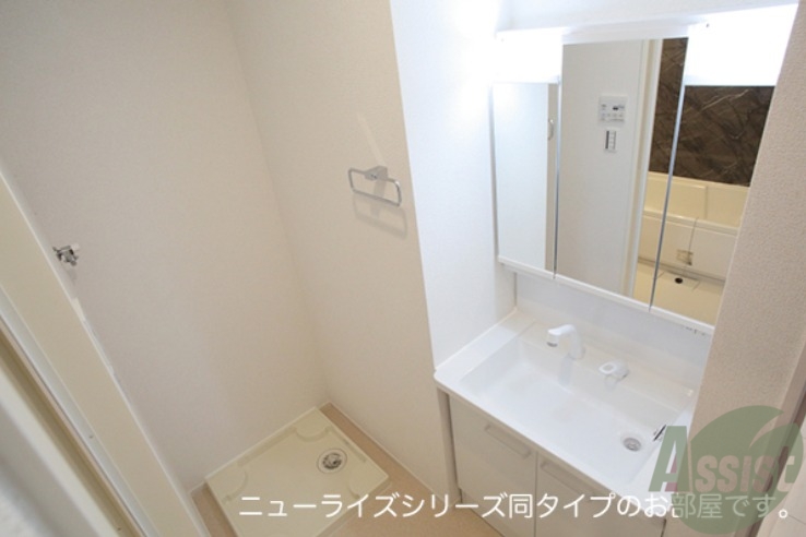 洗面設備　建築中の同タイプのお写真を使用しております。