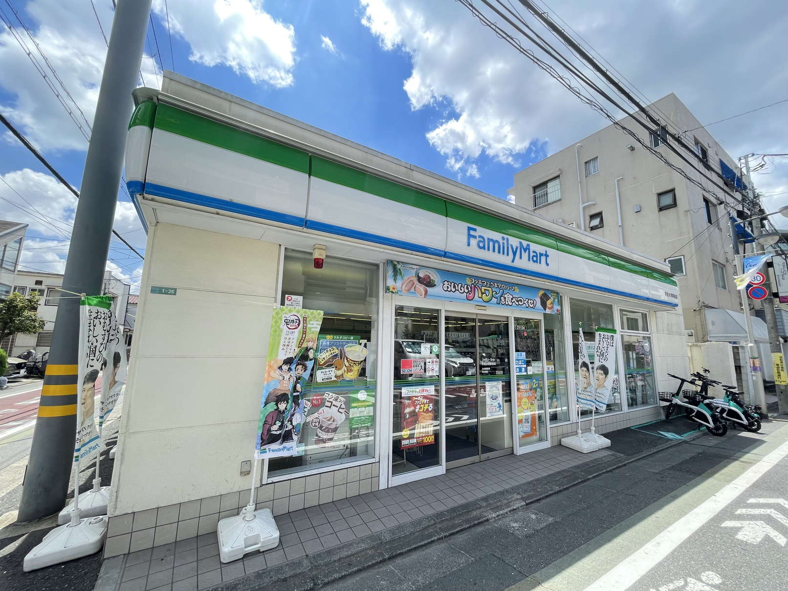 コンビニ　ファミリーマート学芸大学駅南店（コンビニ）まで42m