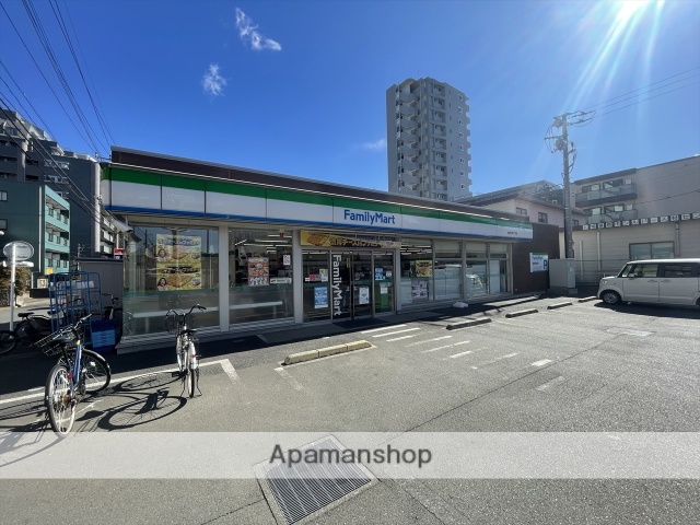 コンビニ　ファミリーマート相模大野八丁目店（コンビニ）まで123m
