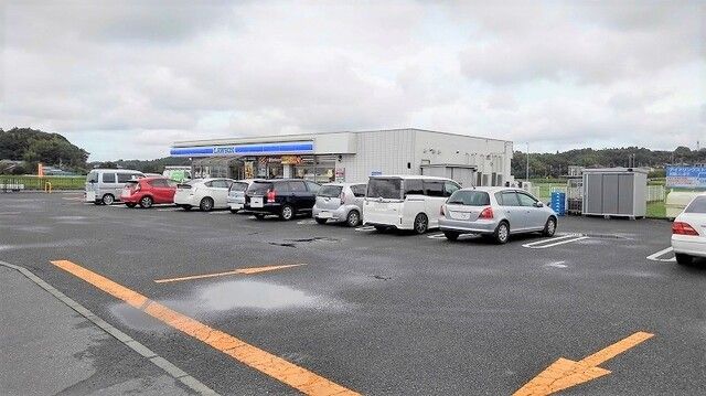 コンビニ　ローソン 成田飯岡店（コンビニ）まで1100m