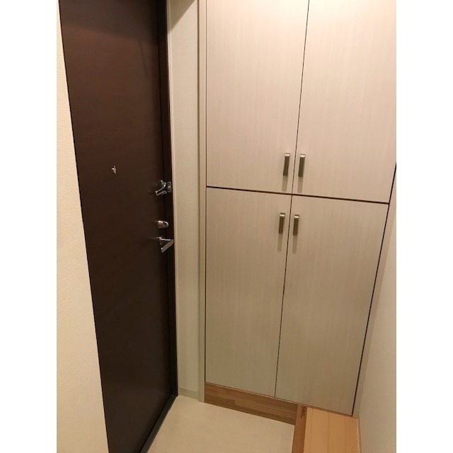 玄関　同タイプ・別部屋画像・現況優先
