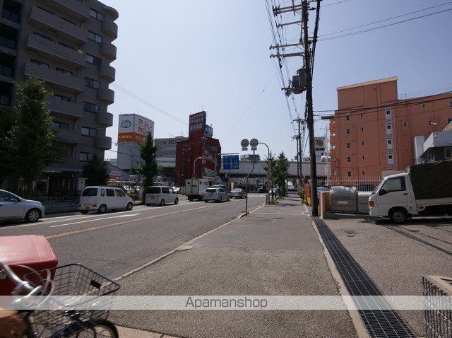 その他　前面道路（その他）まで0m