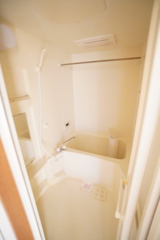 バス・シャワールーム　※同物件・反転タイプの写真です。