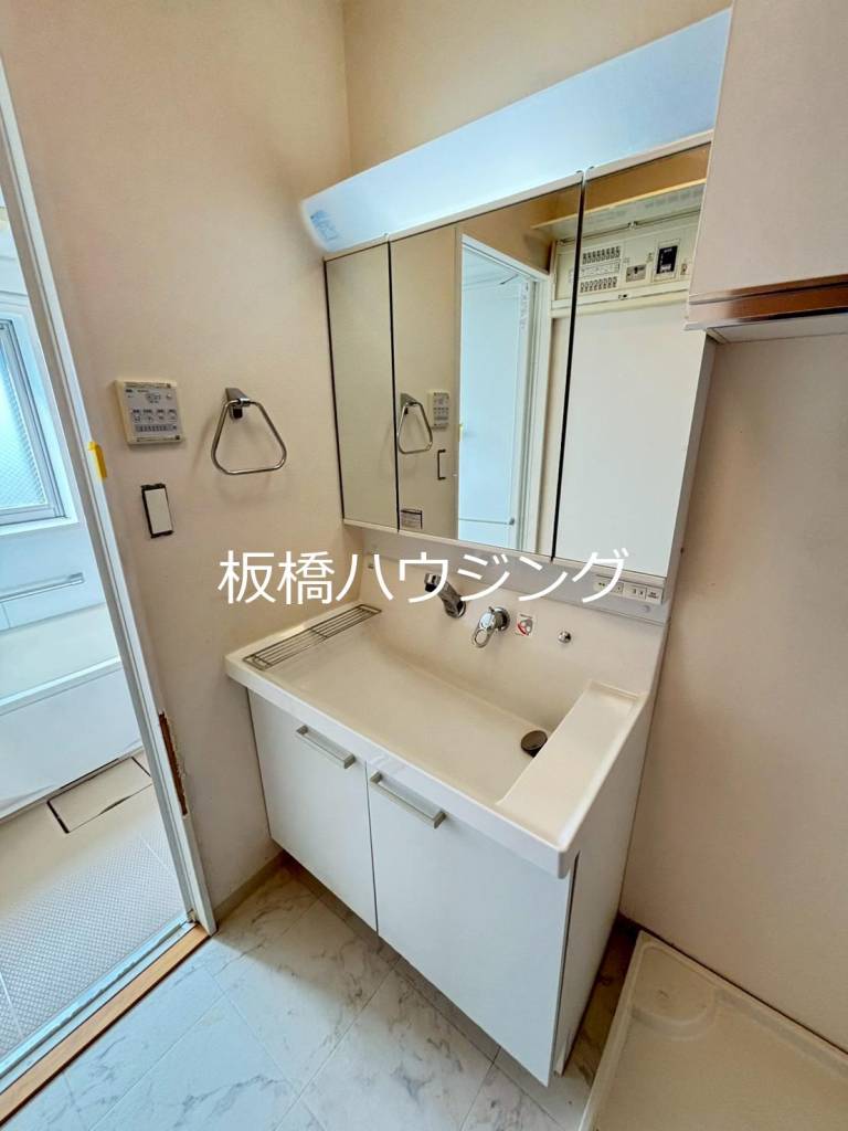 洗面設備　シャンプードレッサー