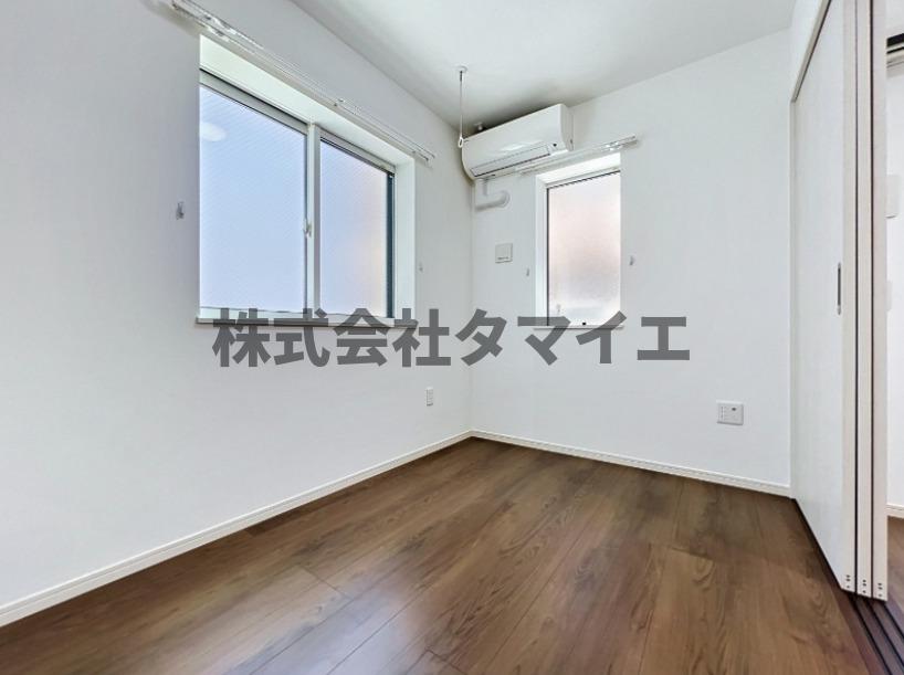 その他部屋・スペース　広くて明るい寝室