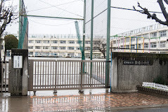 小学校　弦巻小学校（小学校）まで354m
