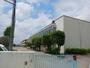 小学校　上里町立七本木小学校（小学校）まで360m