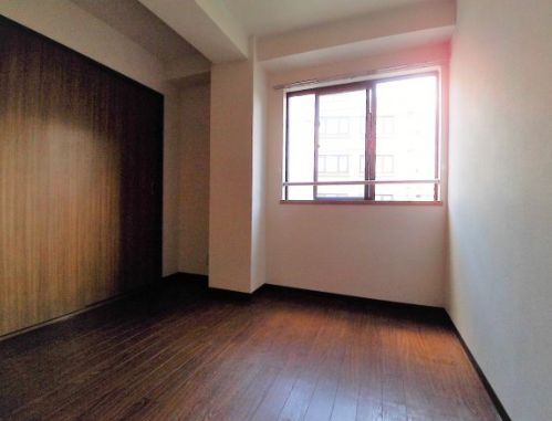 その他部屋・スペース　落ち着いて過ごせるお部屋なので、寝室にいかがでしょうか