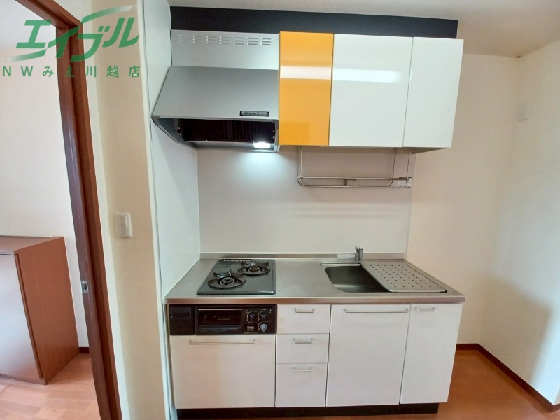 キッチン　別部屋参考写真です
